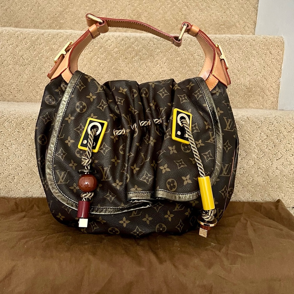 Authentic Louis Vuitton Kalahari GM